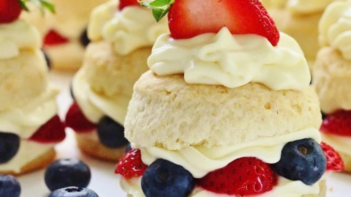 Red, White & Blue Short Cake